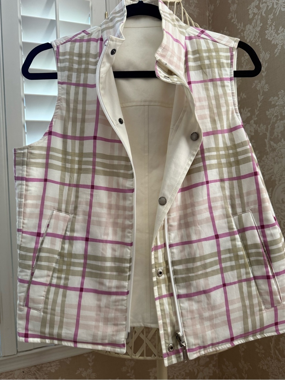 Burberry London Cream cotton canvas reversible Utility Vest with Plaid inside - Picture 7 of 13